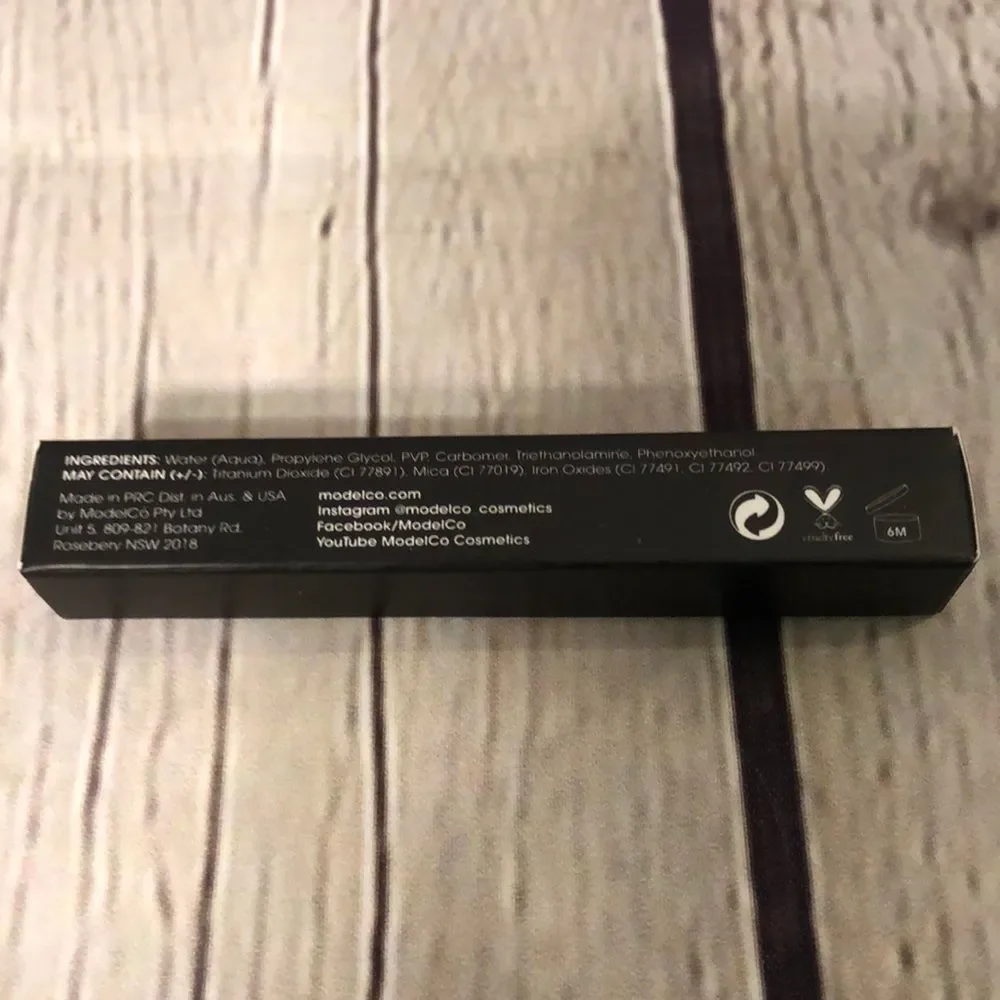 Model Co Eyelites Metallic Eyeshadow St Barts New in Box